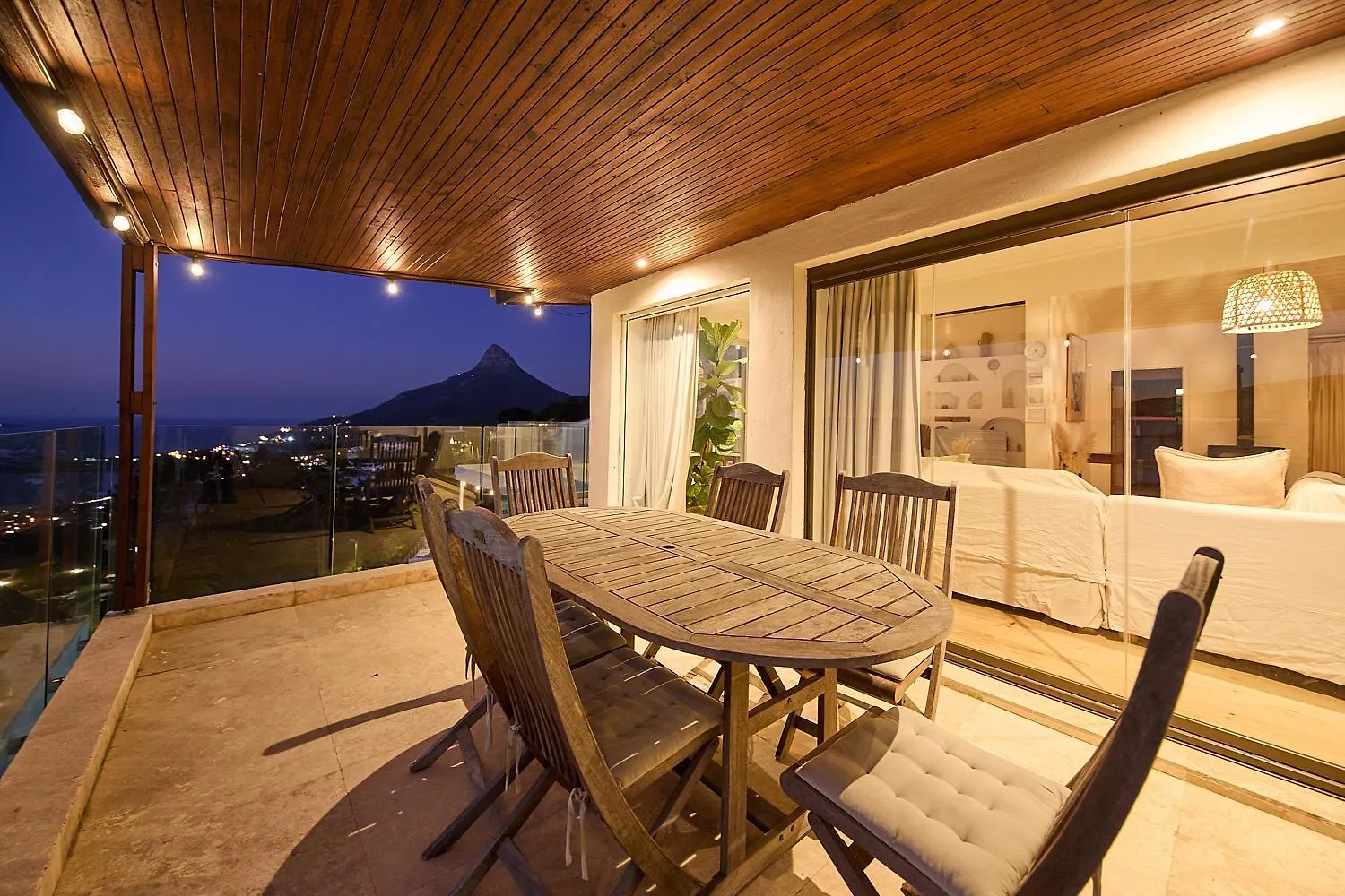 Mountain Oasis - Views, Pool, Hot Tub & Inverter Cape Town Daire