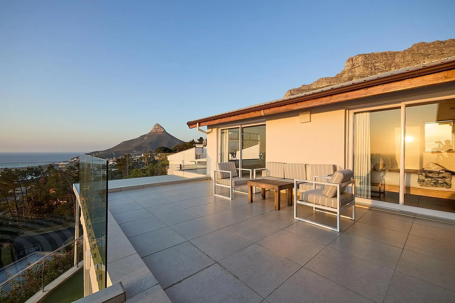Mountain Oasis - Views, Pool, Hot Tub & Inverter Cape Town 0*,