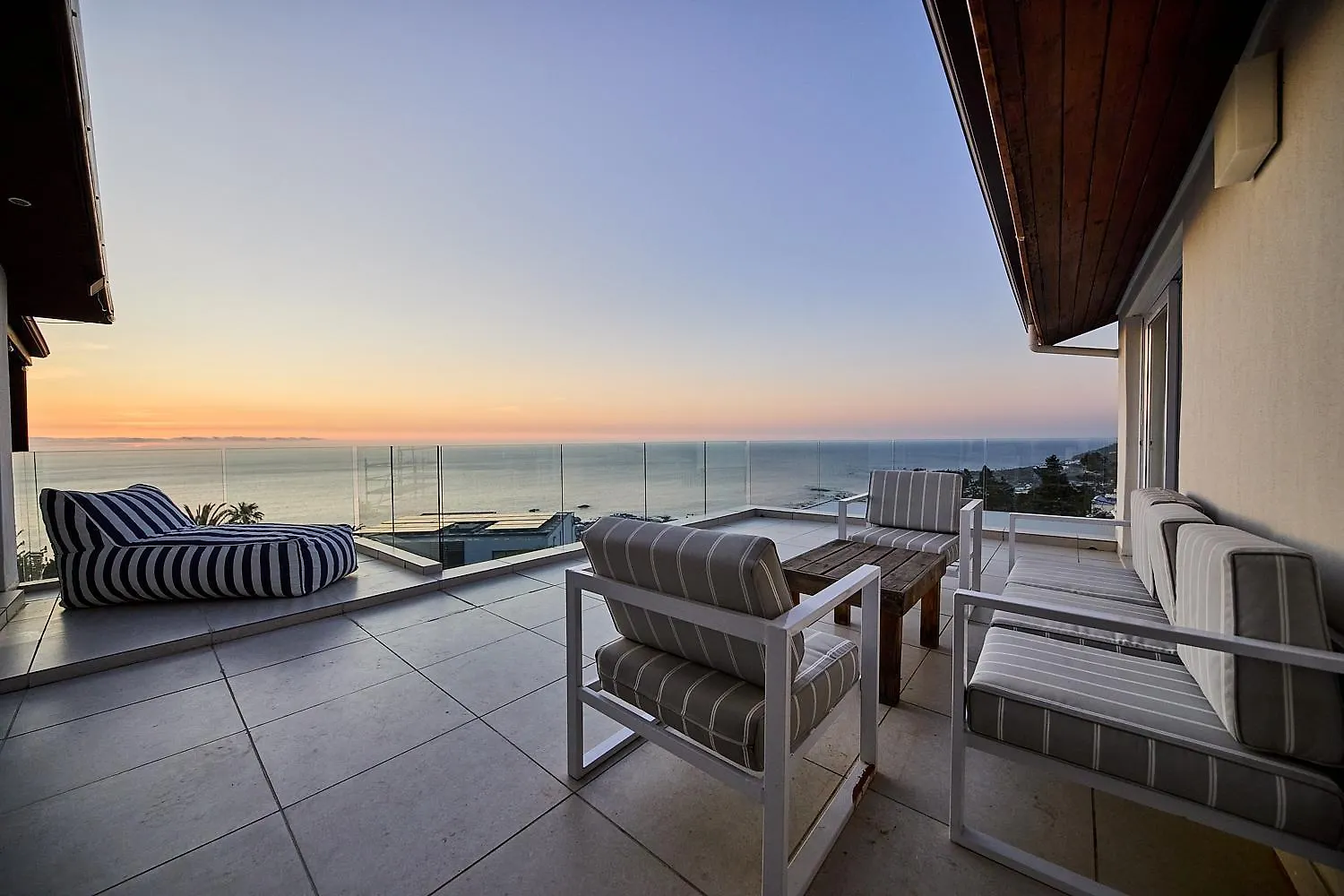 Mountain Oasis - Views, Pool, Hot Tub & Inverter Cape Town Daire