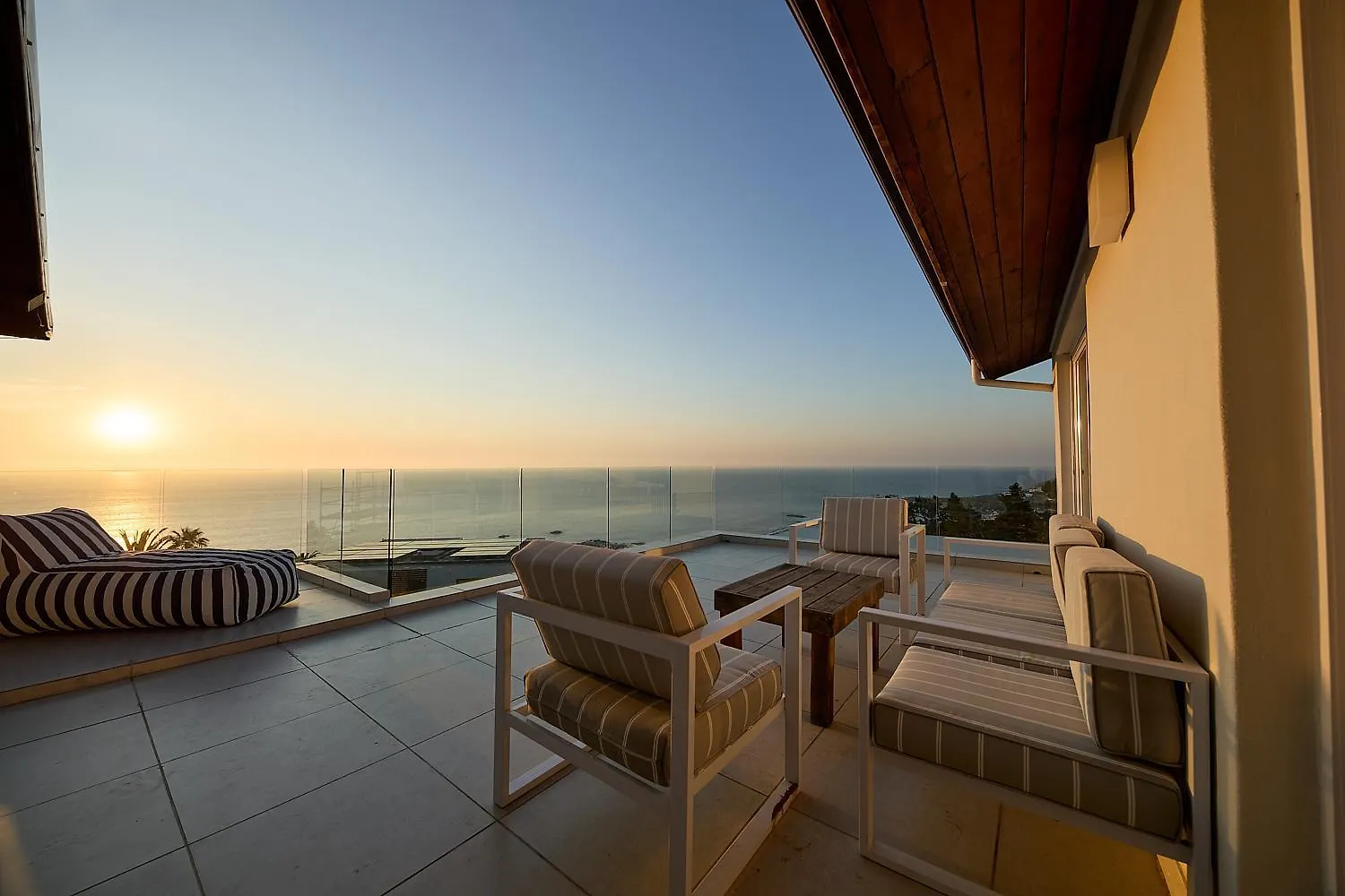 Daire Mountain Oasis - Views, Pool, Hot Tub & Inverter Cape Town