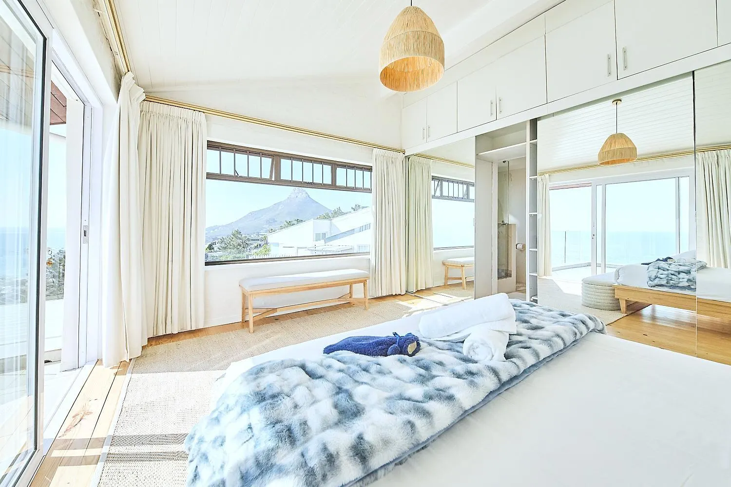 Mountain Oasis - Views, Pool, Hot Tub & Inverter Cape Town