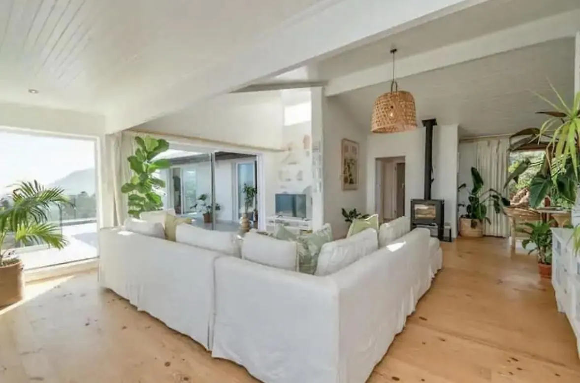 Mountain Oasis - Views, Pool, Hot Tub & Inverter Cape Town